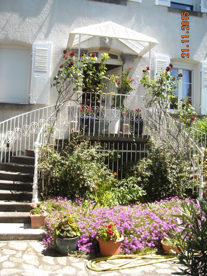 Maison De Retraite Vertaizon Exterior photo